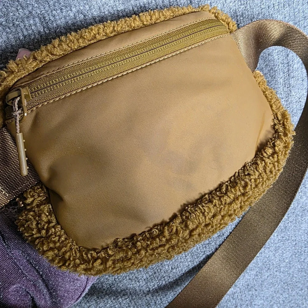 Lululemon Fleece Everywhere Belt Bag Burnt Caramel Brown Purse Travel Gym‎ Yoga